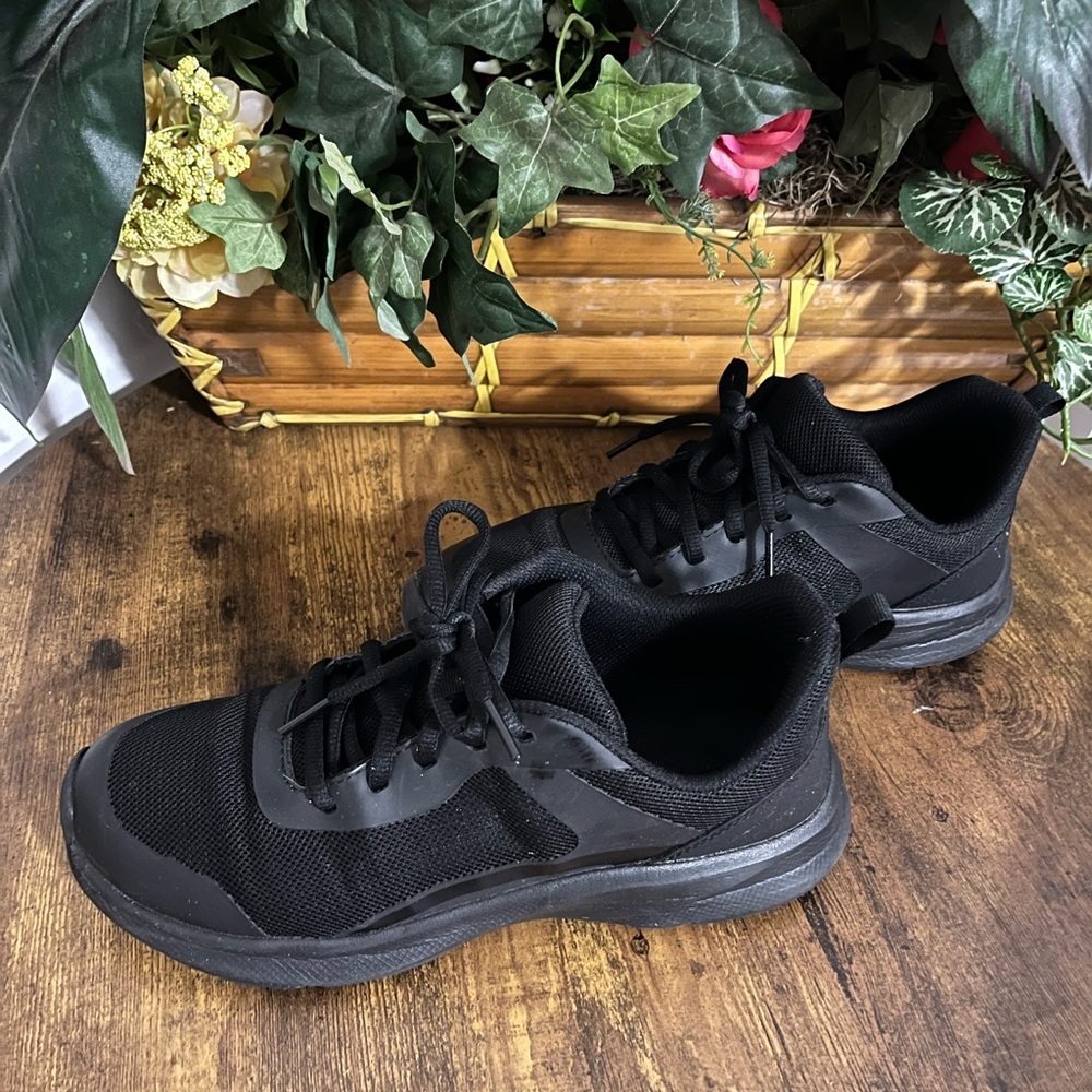 Black Athletic Sneakers | Lightweight Comfort | Women’s Size 8 - Picture 5 of 8